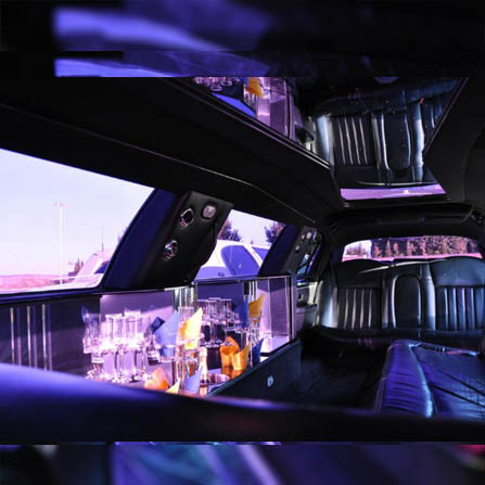 Lincoln limousine rent in madrid for bachelor party 